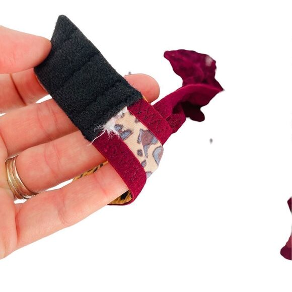 Victoria’s Secret burgundy and tan animal print lace racer back size small - Picture 3 of 3